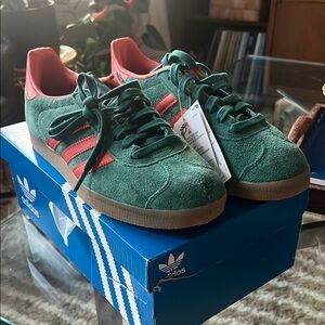 NWB Adidas Gazelle Sneakers in Green and Red